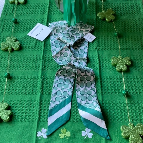 ππ§£COACH SIGNATURE PRINT SKINNY SCARF ππ§£ - Picture 13 of 16